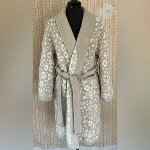 *SOLD* Barefoot Dreams Taupe Leopard Bath Robe - Size S/M
